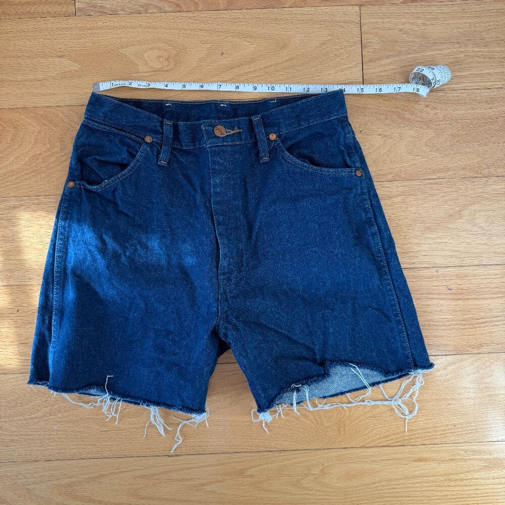 Vintage Wrangler Cut-Off Shorts – 28”